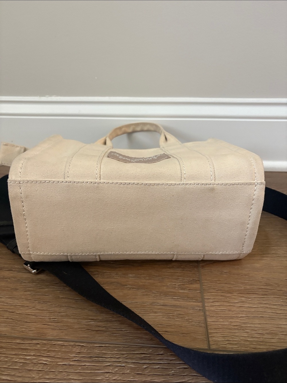 Marc Jacobs The Tote Bag Small Canvas Tote in Beige - Picture 4 of 4